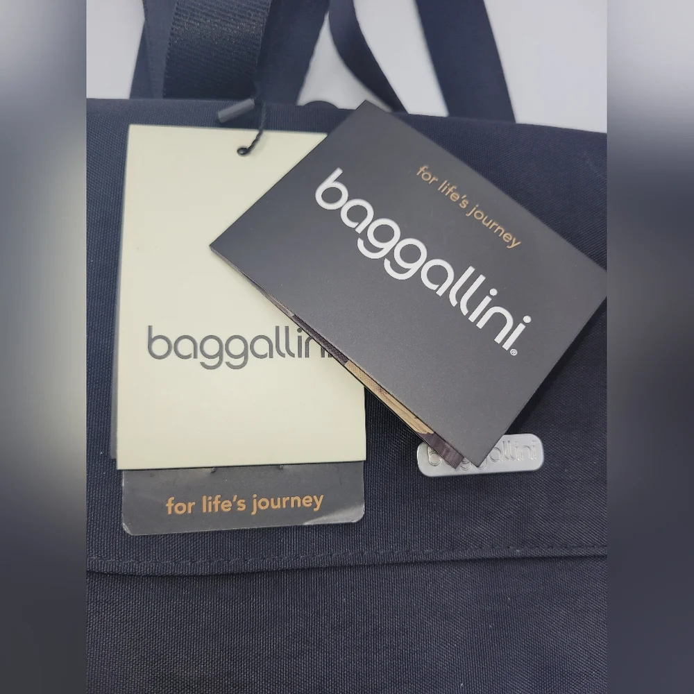 BAGGALLINI Venture Crossbody Travel Bag